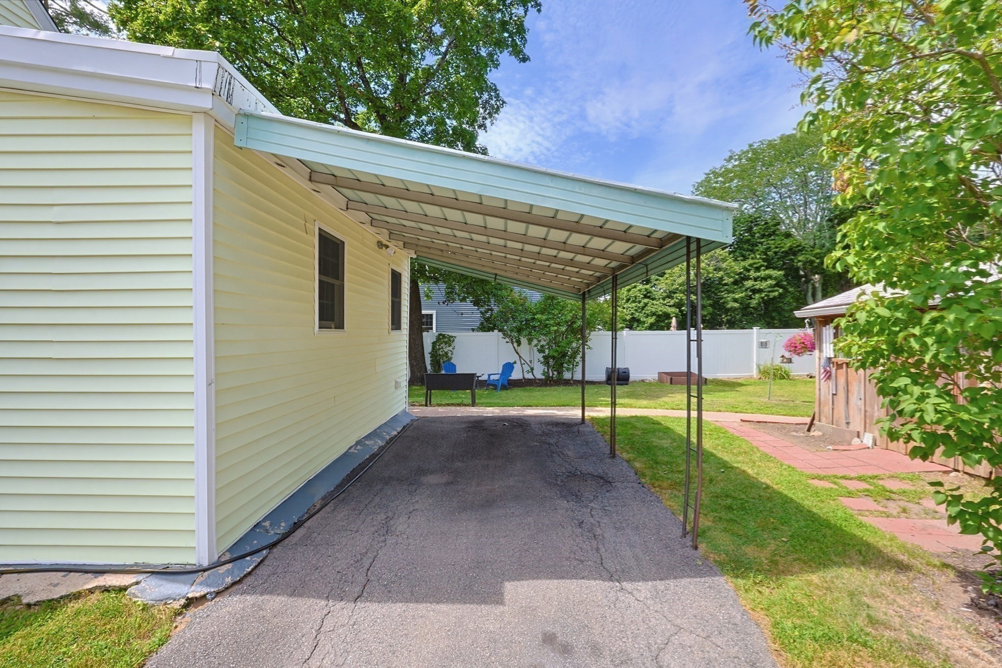 98 Pleasant St Property Photo 25