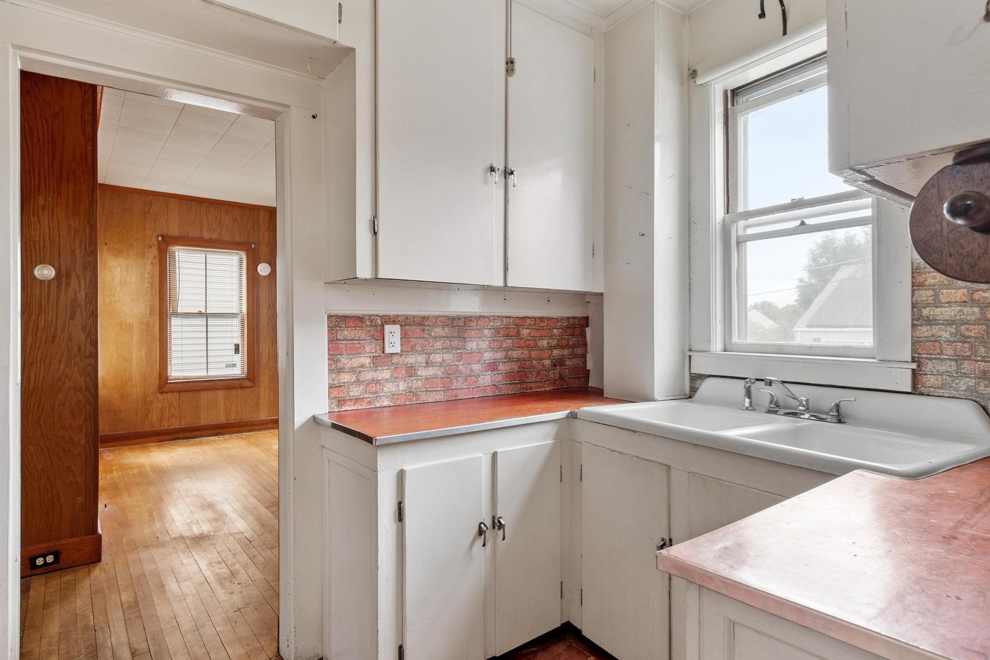 160 Hampshire St Property Photo 14