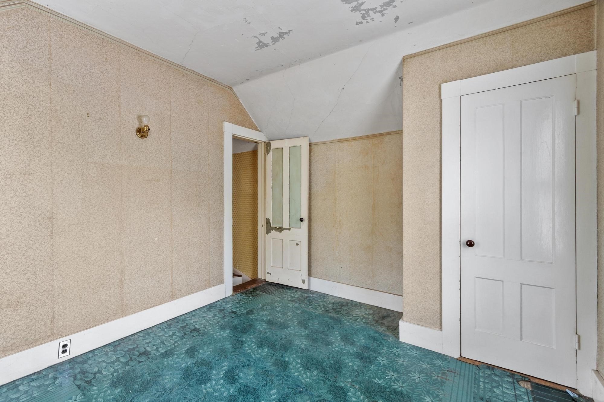 160 Hampshire St Property Photo 18