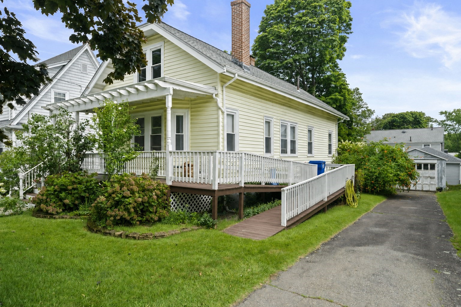 20 Fairbanks Rd Property Photo 2