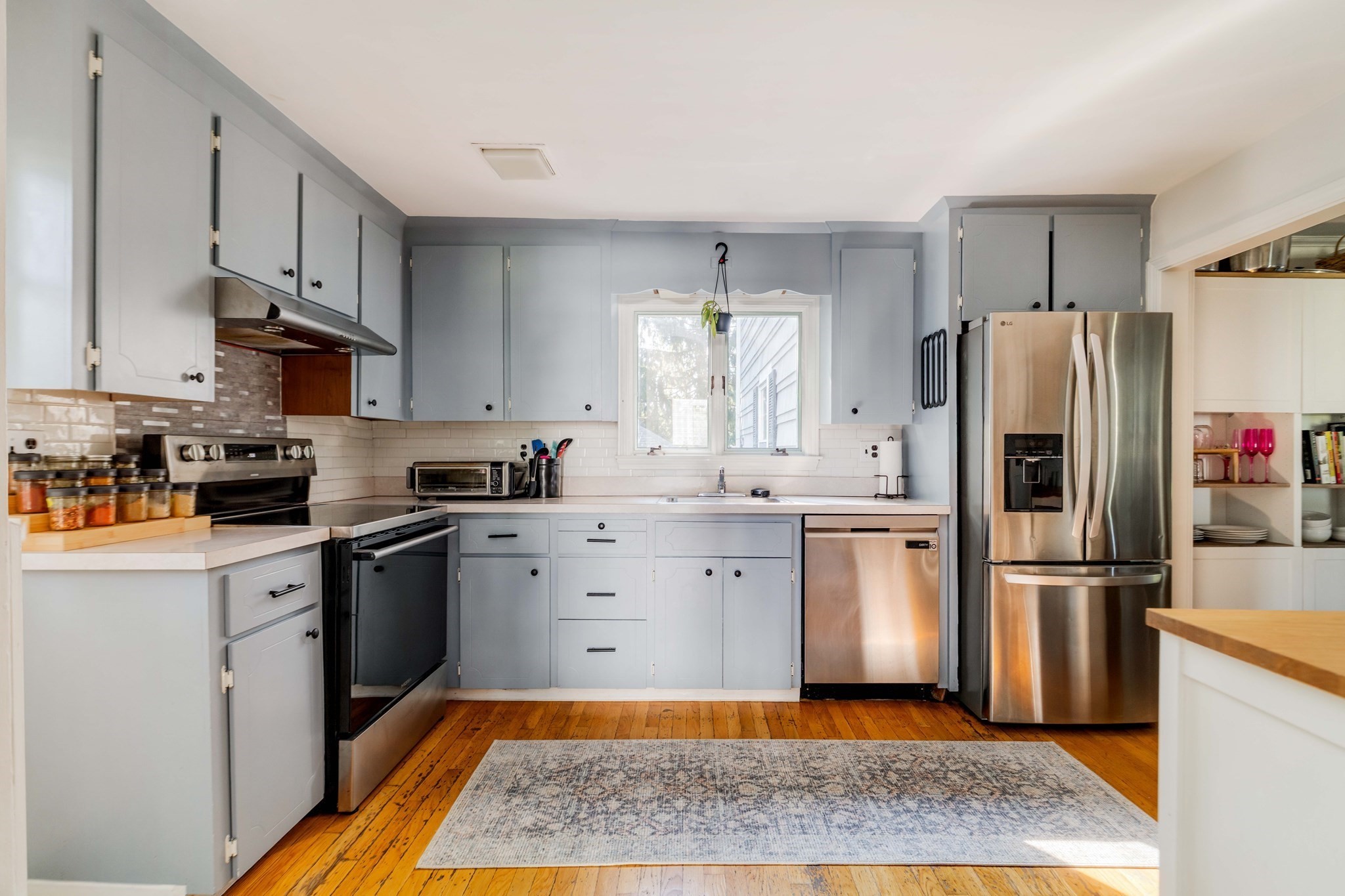 26 Elmwood Ave Property Photo 2