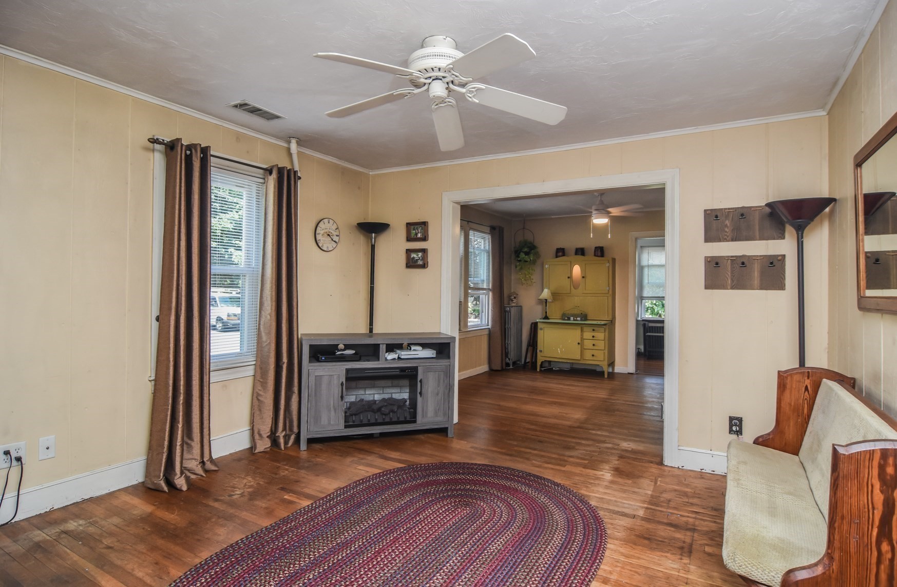 140 Mendon St Property Photo 6
