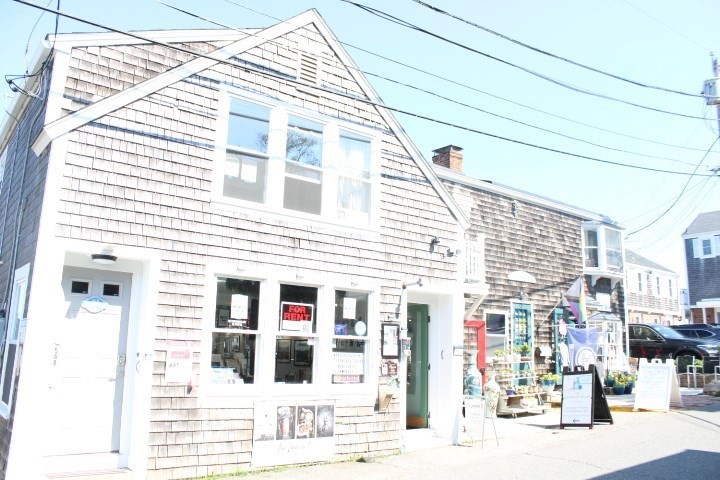 56 Bearskin Neck Property Photo 1
