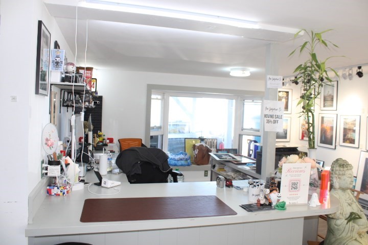 56 Bearskin Neck Property Photo 6