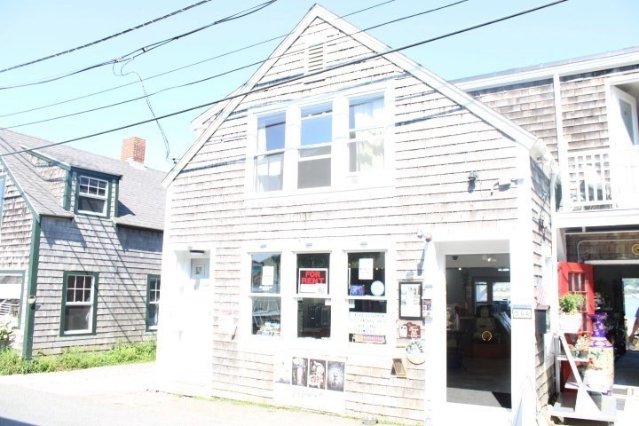 56 Bearskin Neck Property Photo 10