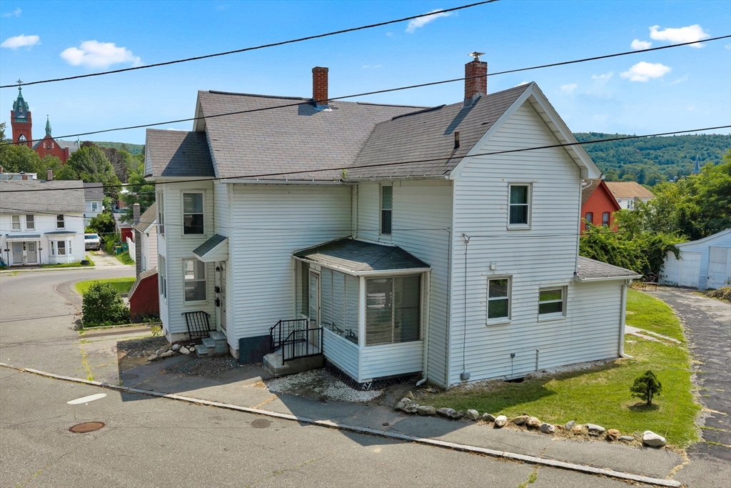 4 Eddy St Property Photo 2