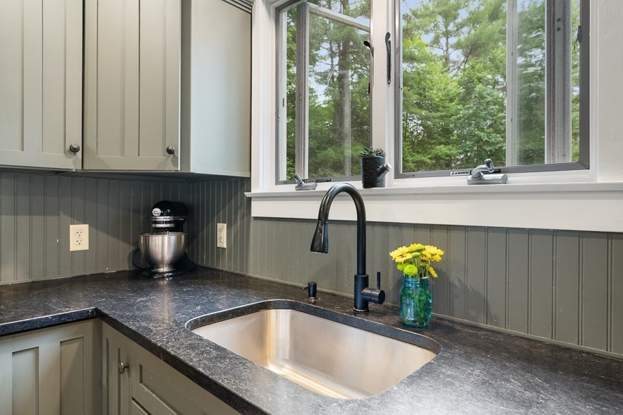 115 River Rd Property Photo 14