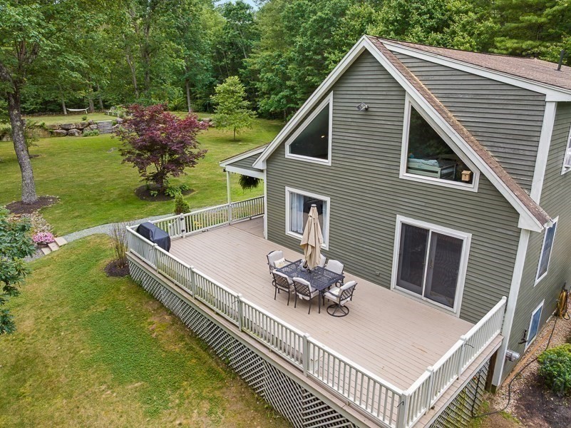 115 River Rd Property Photo 28