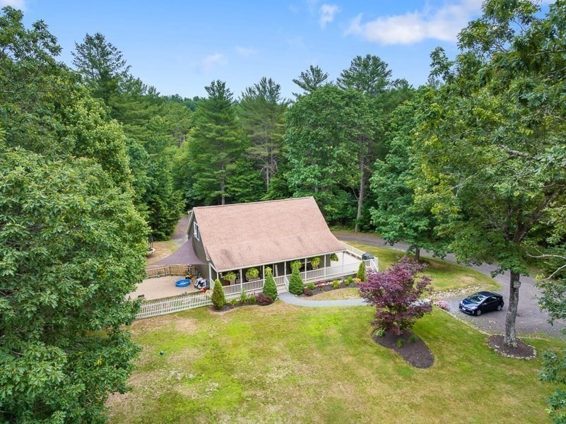 115 River Rd Property Photo 38