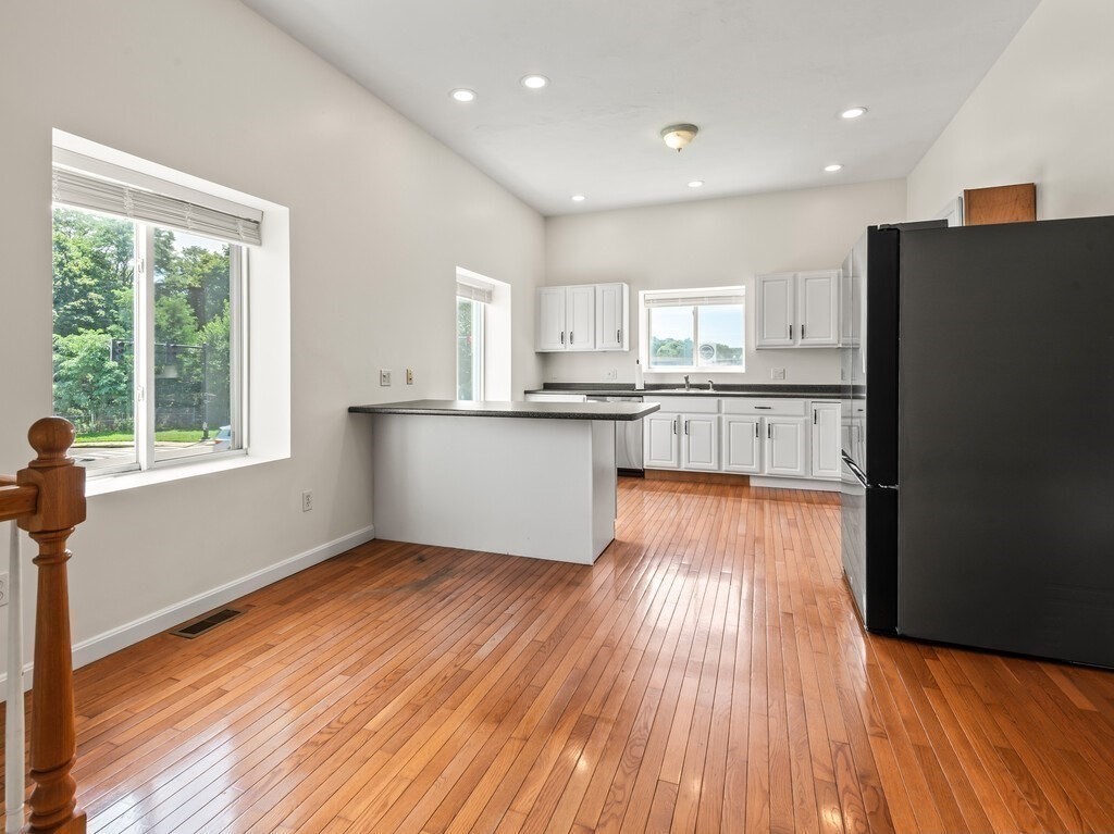 705 Southbridge St # A Property Photo 3