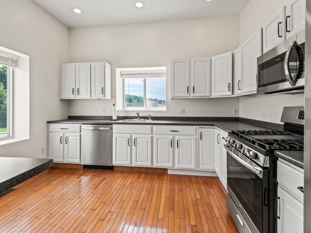 705 Southbridge St # A Property Photo 4