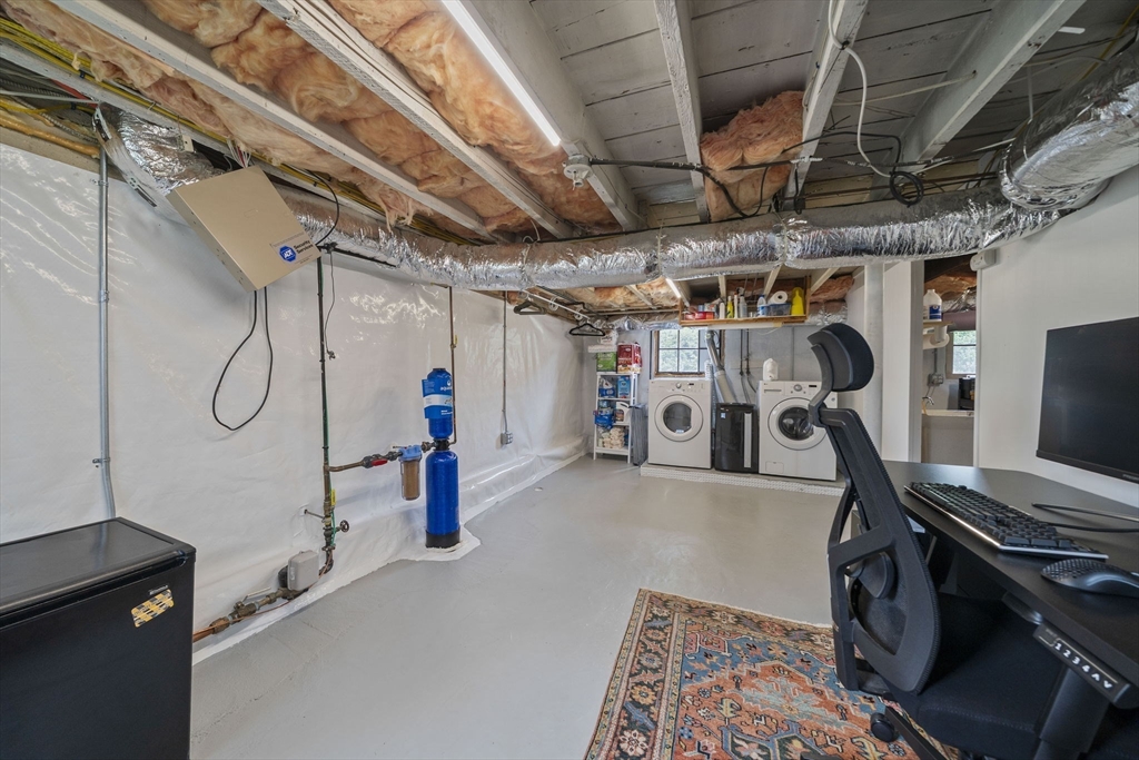 39 Holmes St Property Photo 27