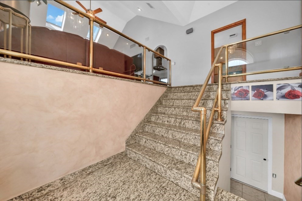 33 Tedford Ave Property Photo 5