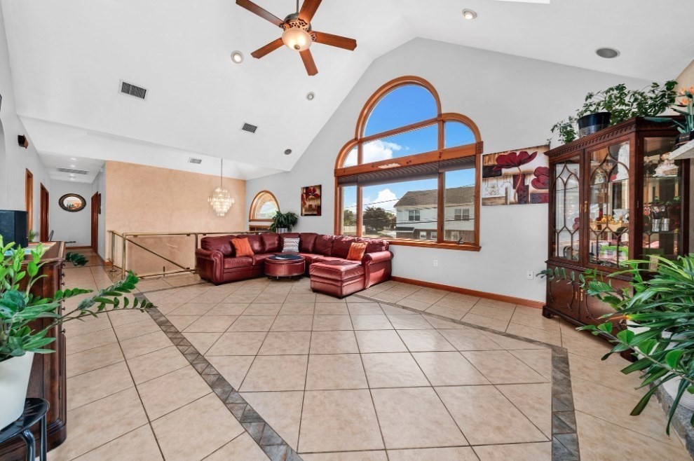 33 Tedford Ave Property Photo 6