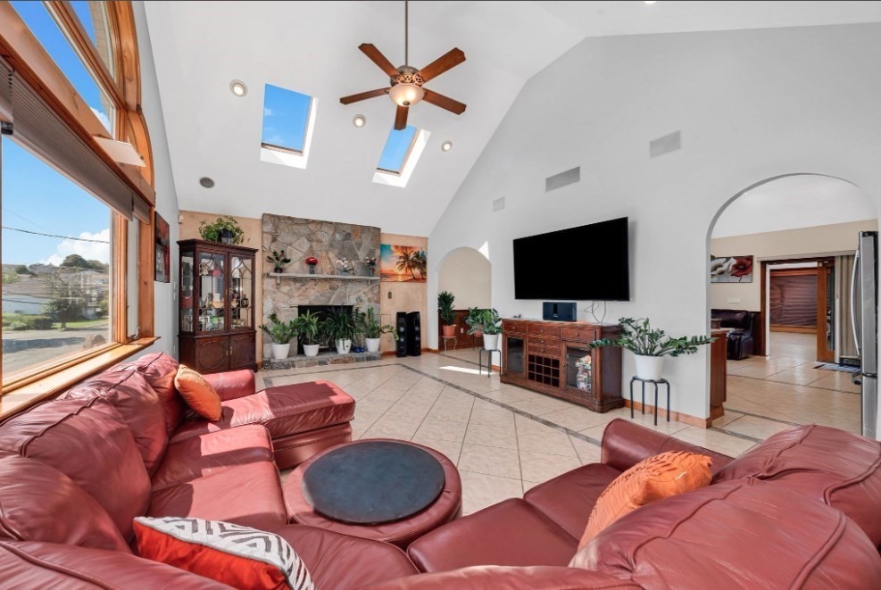 33 Tedford Ave Property Photo 8