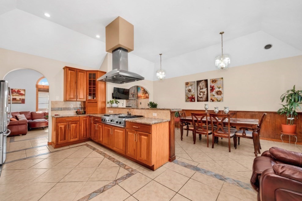 33 Tedford Ave Property Photo 9