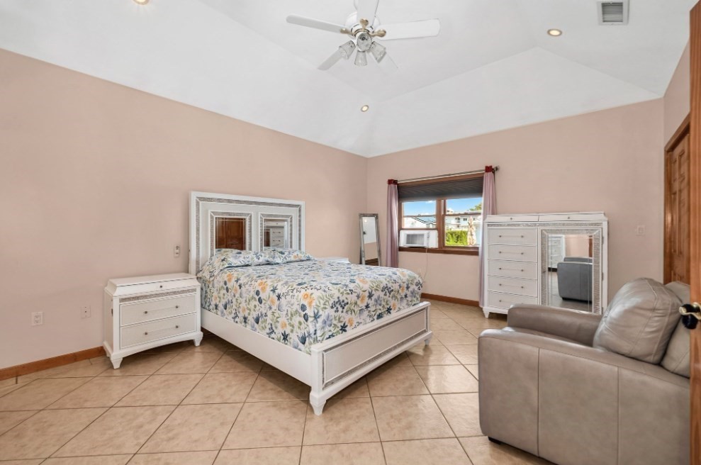 33 Tedford Ave Property Photo 15