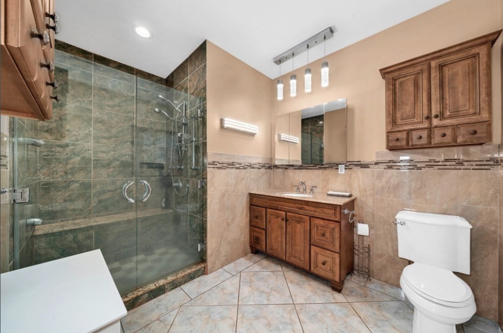 33 Tedford Ave Property Photo 16