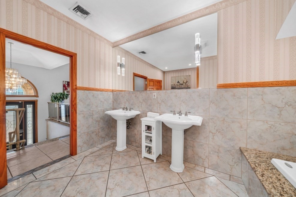 33 Tedford Ave Property Photo 30