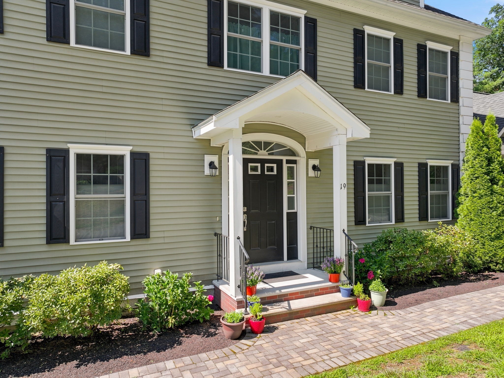 19 Riverside Drive Property Photo 2