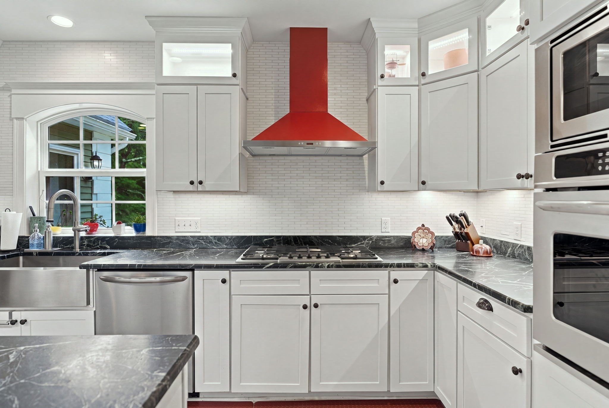 19 Riverside Drive Property Photo 6