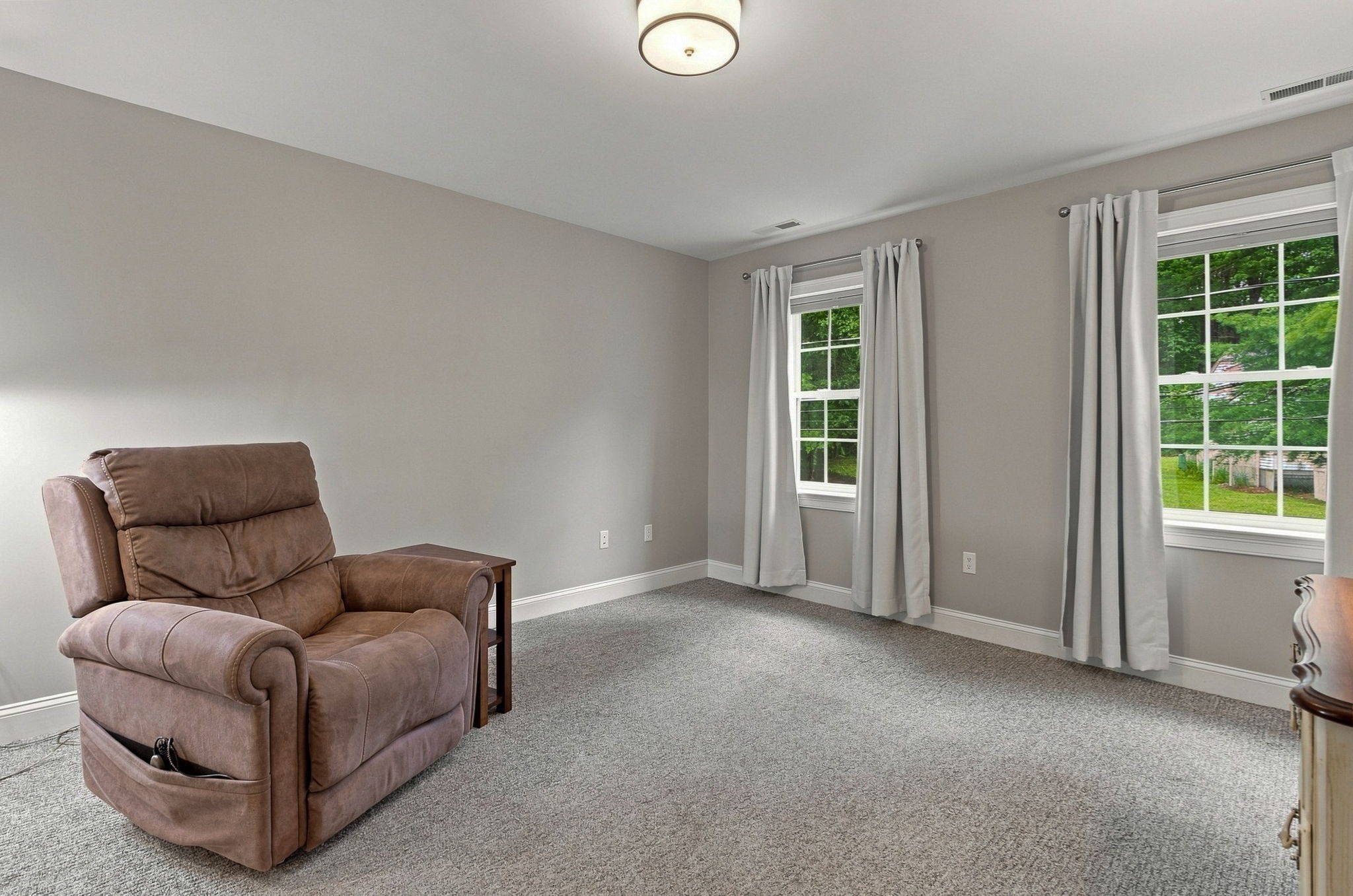 19 Riverside Drive Property Photo 22