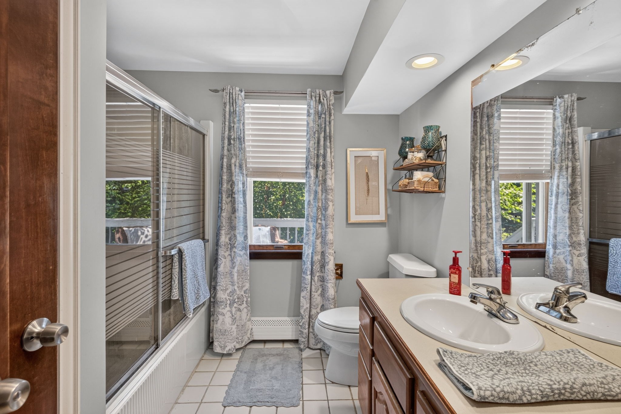 55 Irving St Property Photo 8