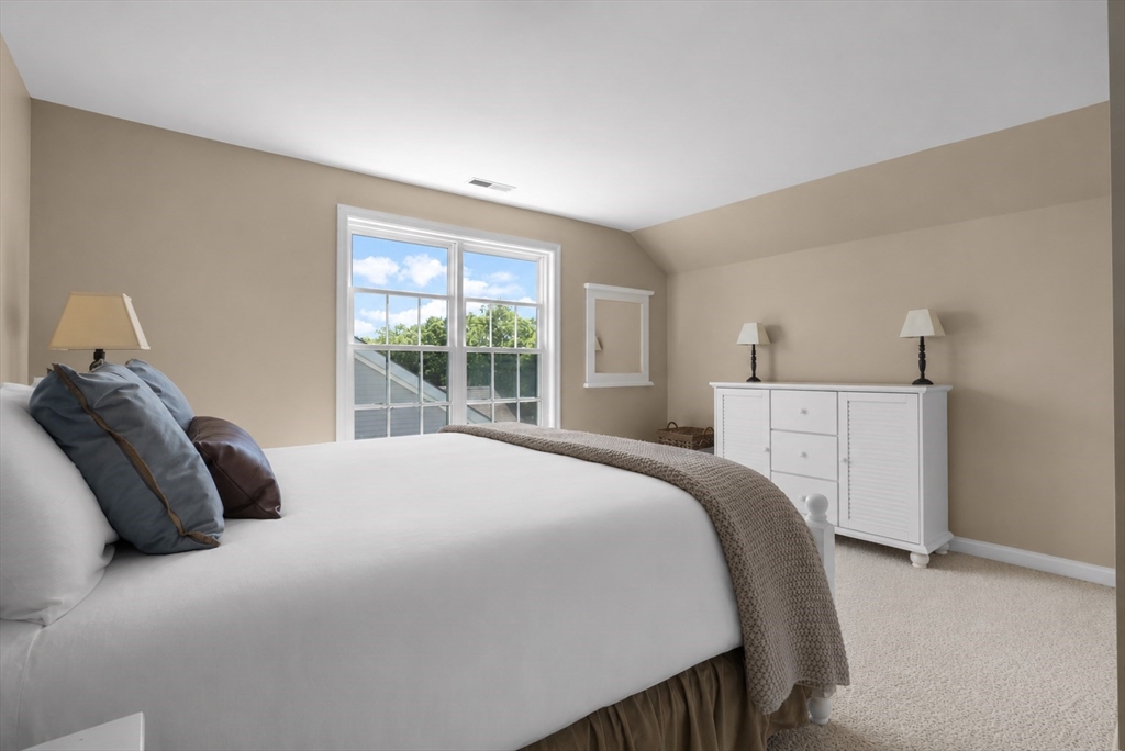 9 Canoe Lndg Property Photo 19