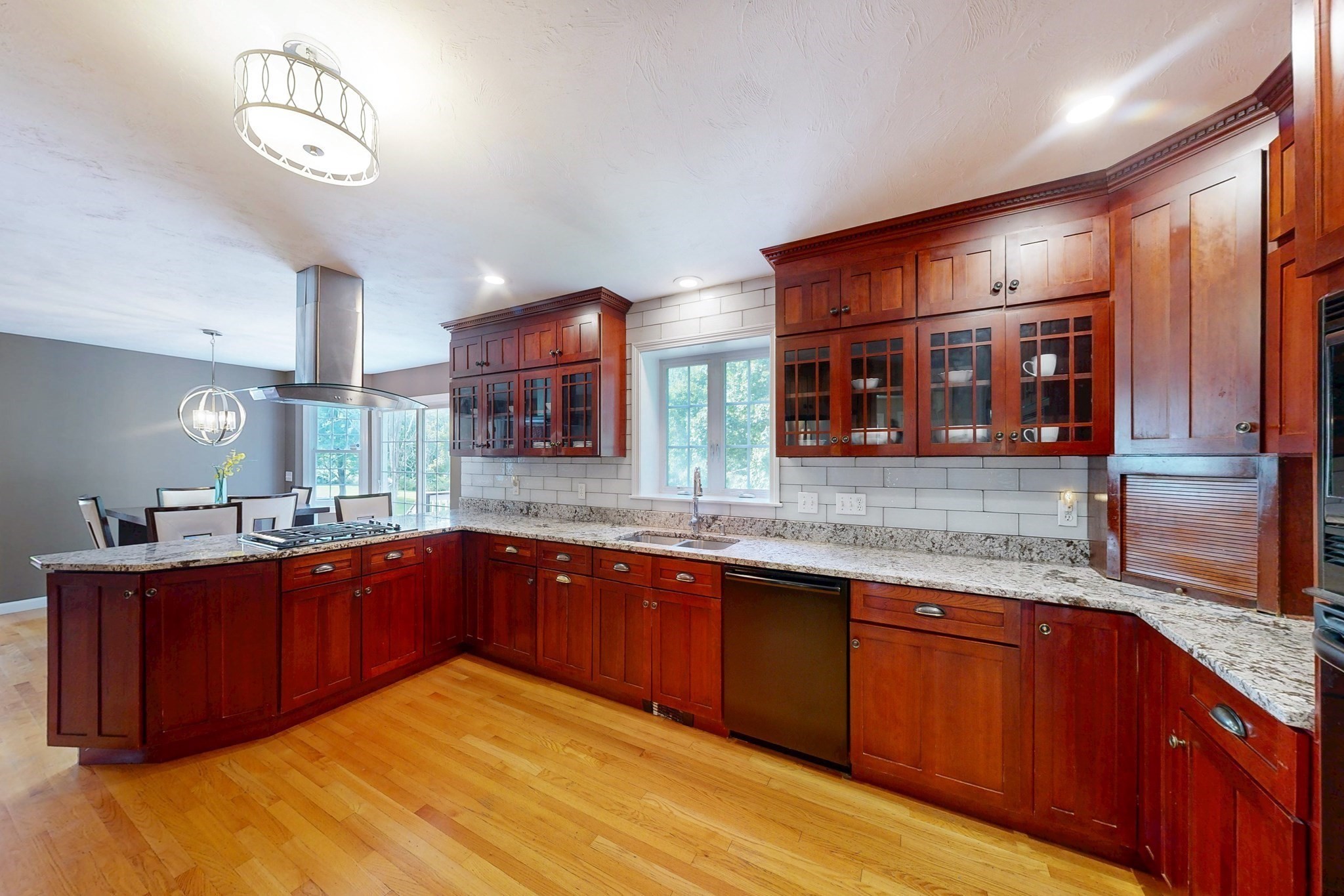 79 Summer St Property Photo 11