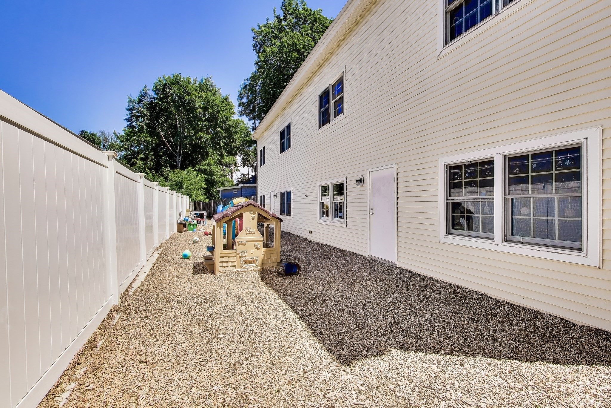 97 Union Street Property Photo 37
