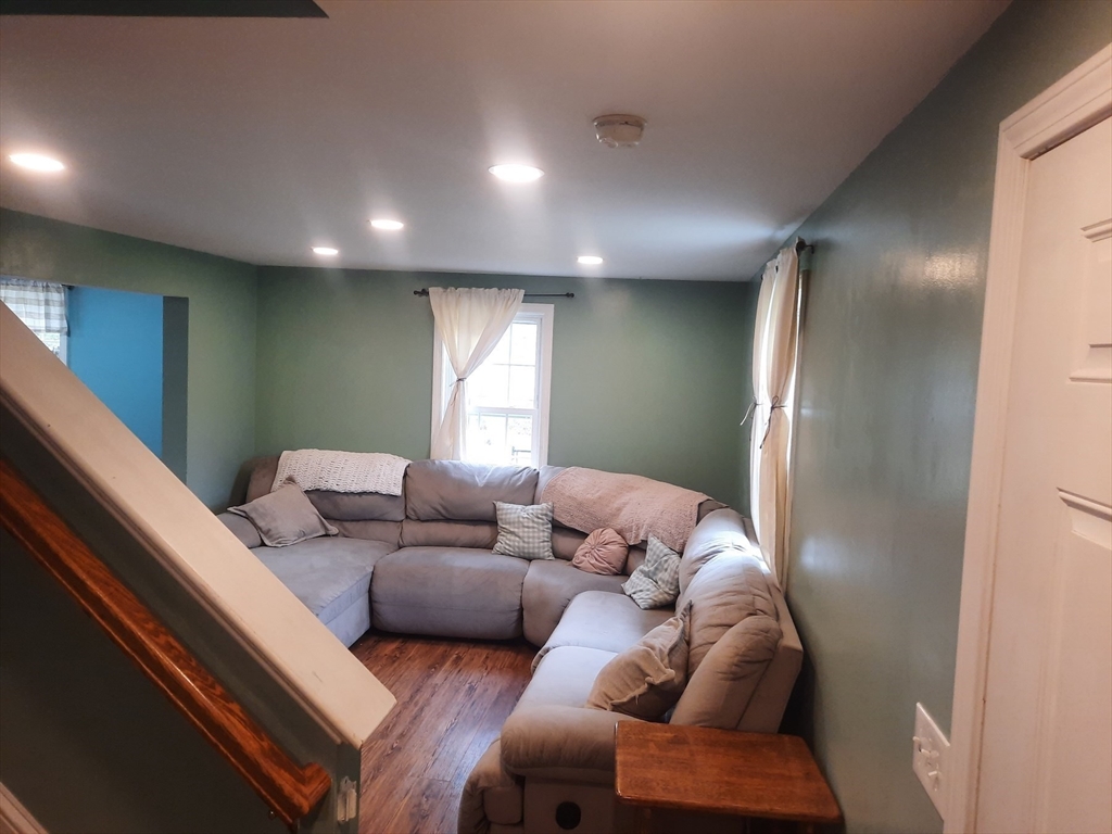 8 Patricks Way Property Photo 4