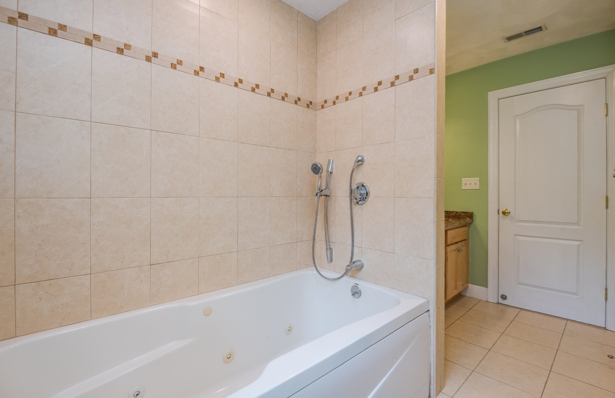 536 Newburyport Tpke Property Photo 29