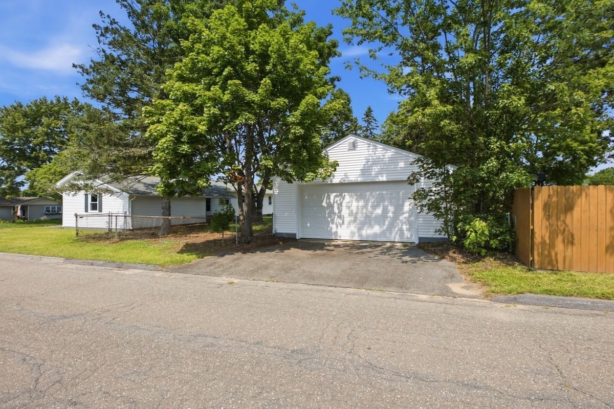 142 Olko Circle Property Photo 4