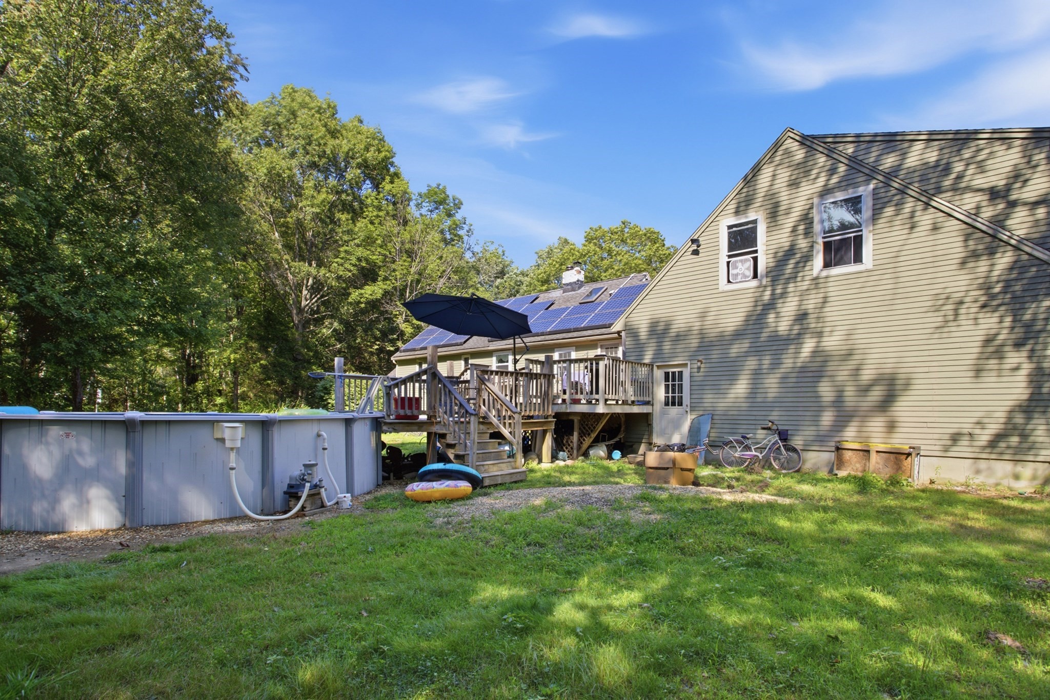 229 Dean St Property Photo 6