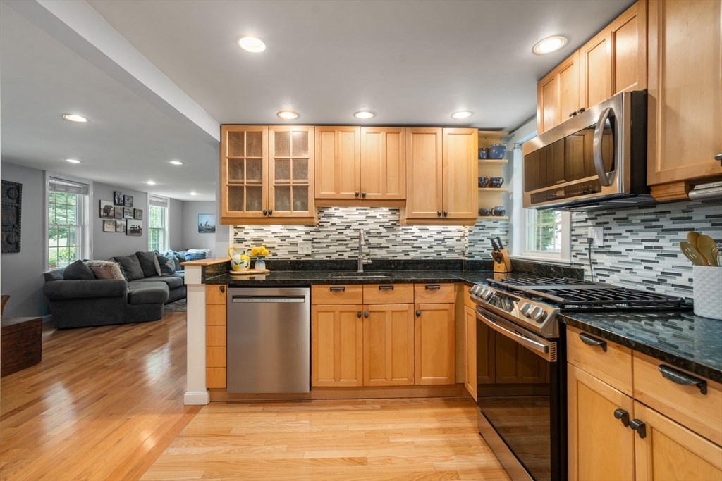 28 Beechwood Ave. Property Photo 5