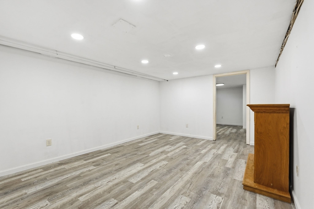 158 Devens St Property Photo 14