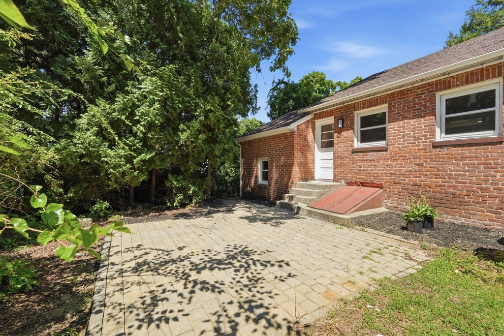 158 Devens St Property Photo 18