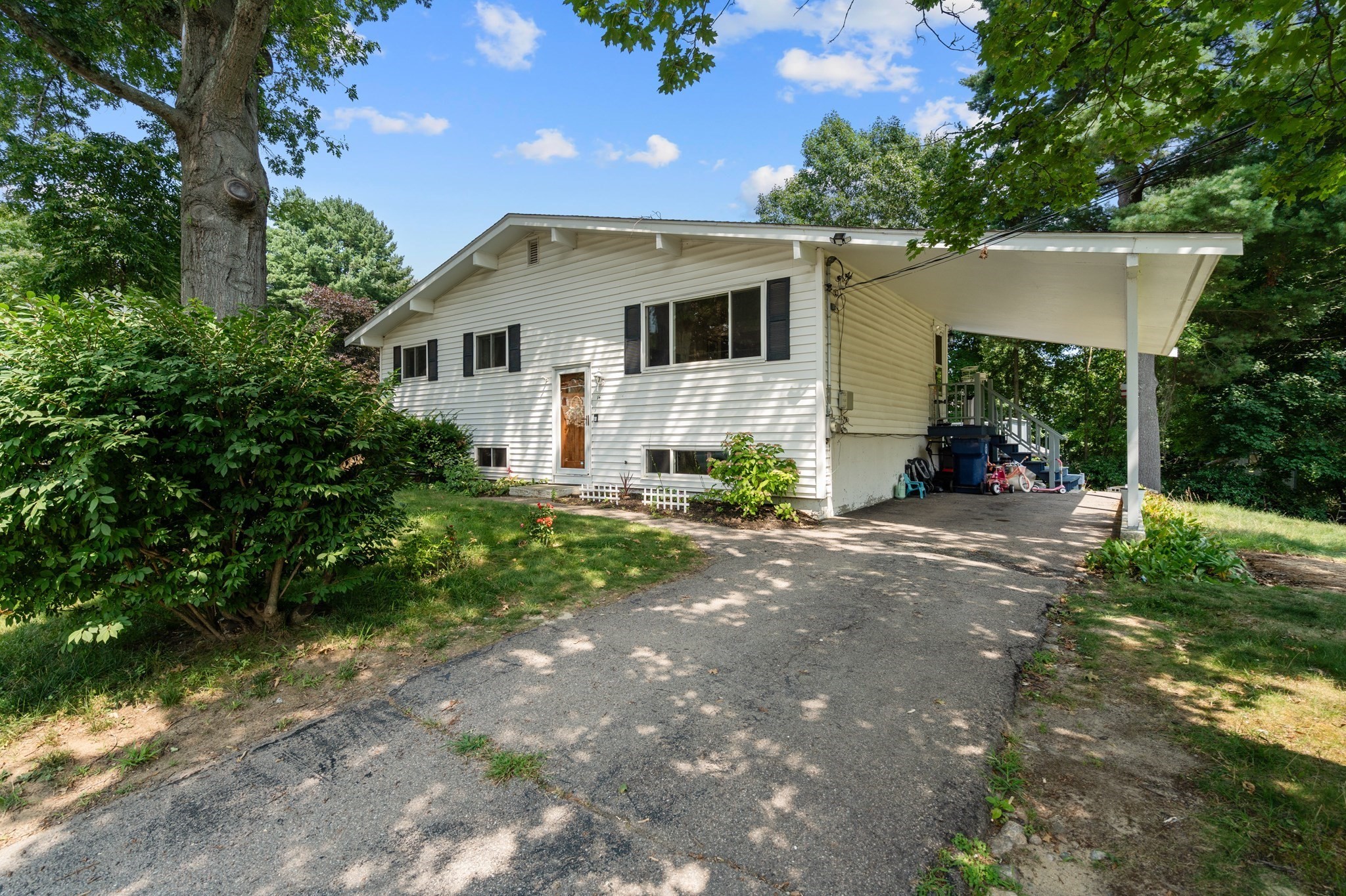 14 Richard Rd Property Photo 1