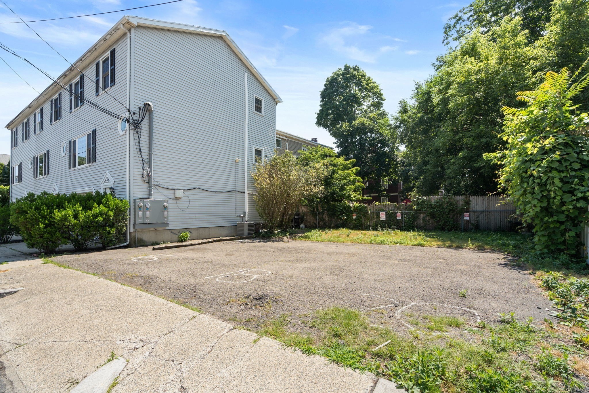 16-18-20 Plainfield St Property Photo 31