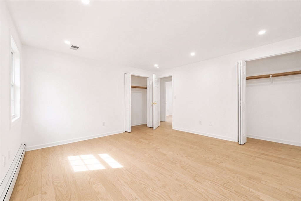 9 Alden Ave E Property Photo 18