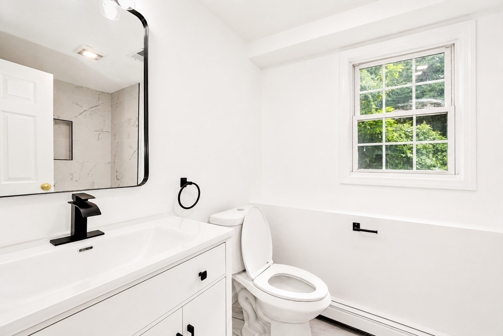 9 Alden Ave E Property Photo 24