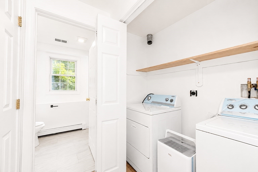 9 Alden Ave E Property Photo 28