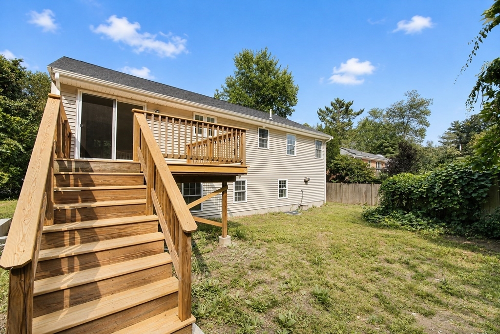9 Alden Ave E Property Photo 32