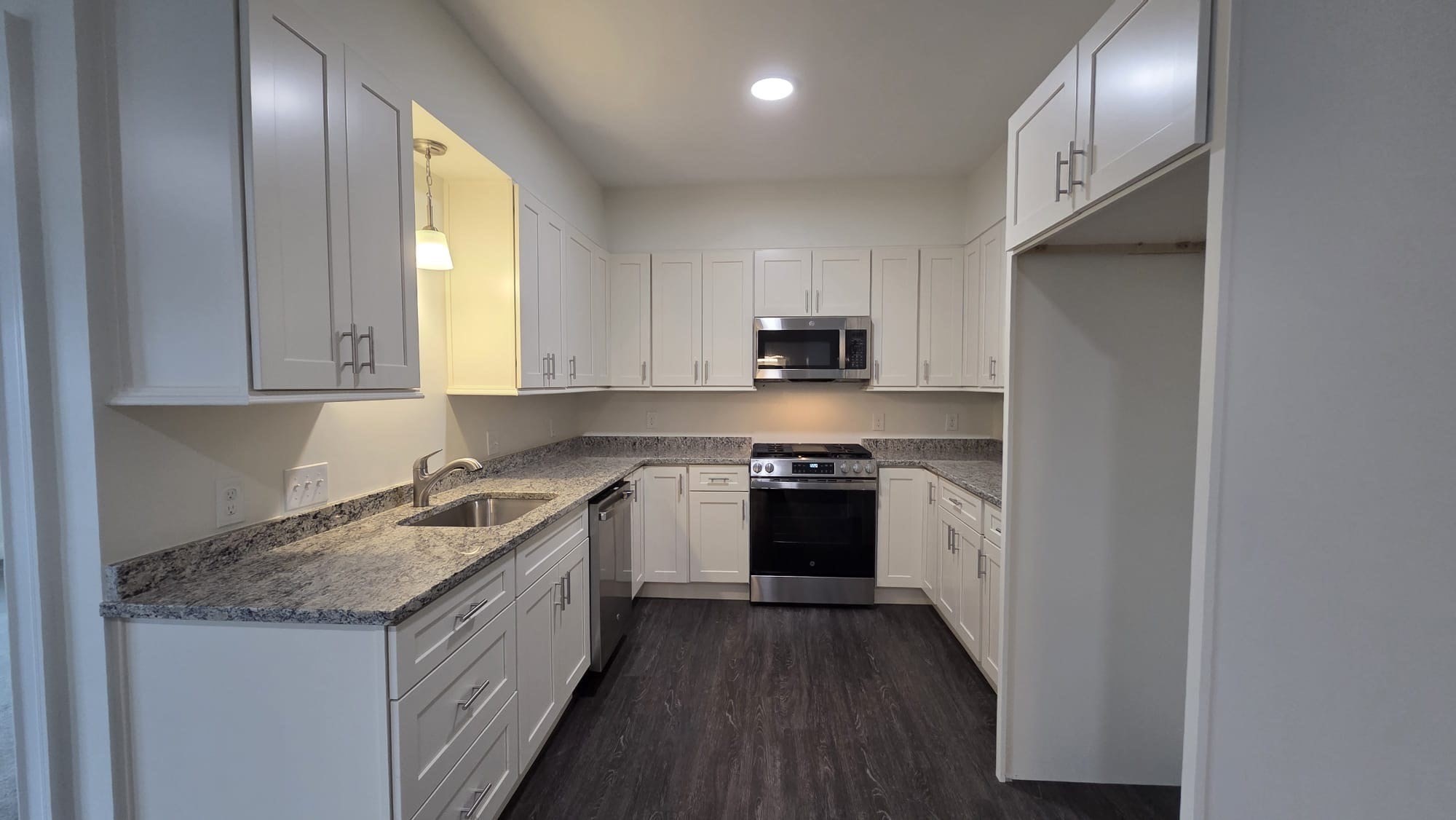 10 Franklin Ave # 207 Property Photo 1