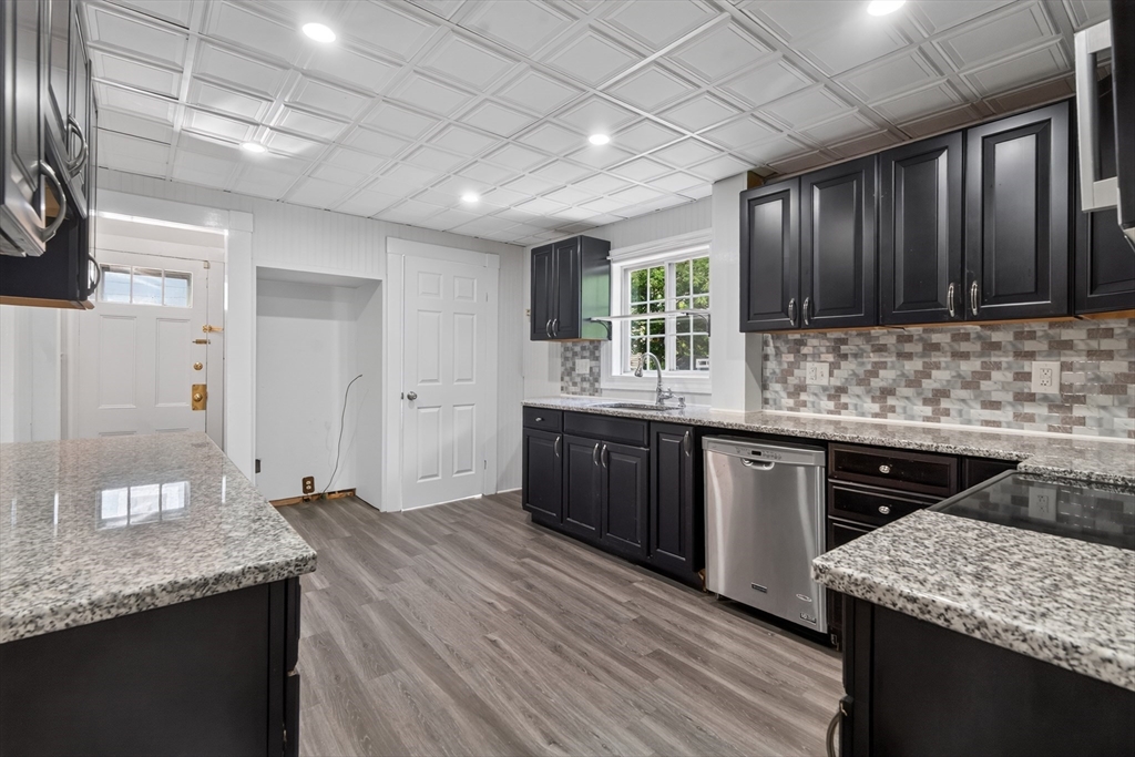 33 Pierpont St Property Photo 5