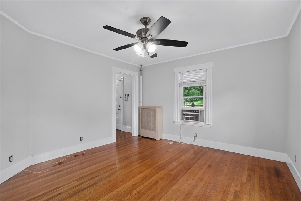 33 Pierpont St Property Photo 11
