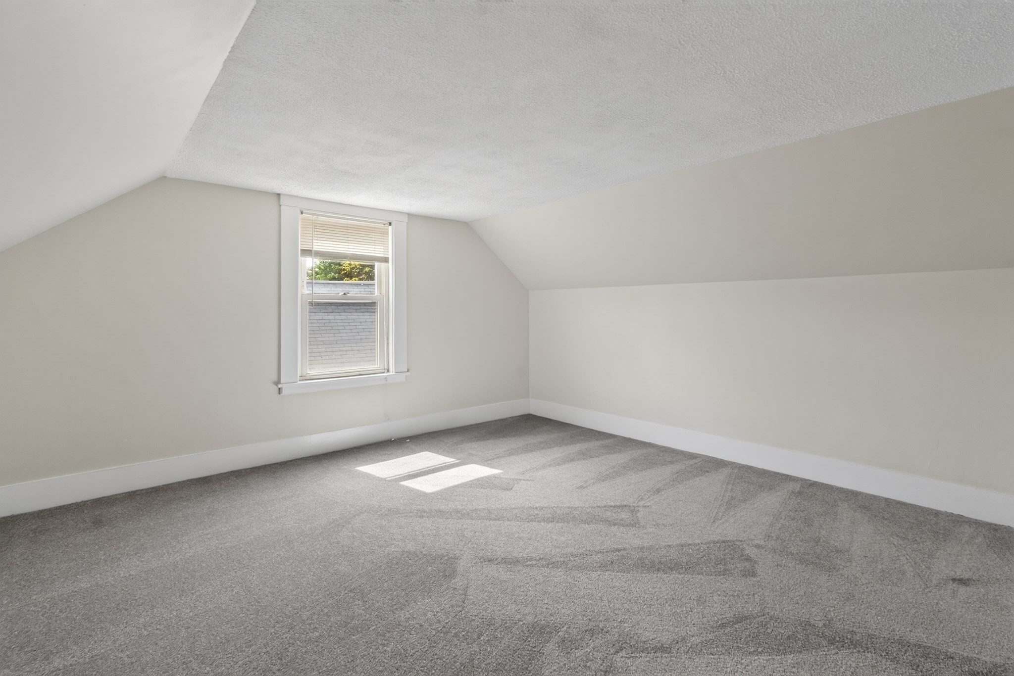 33 Pierpont St Property Photo 25