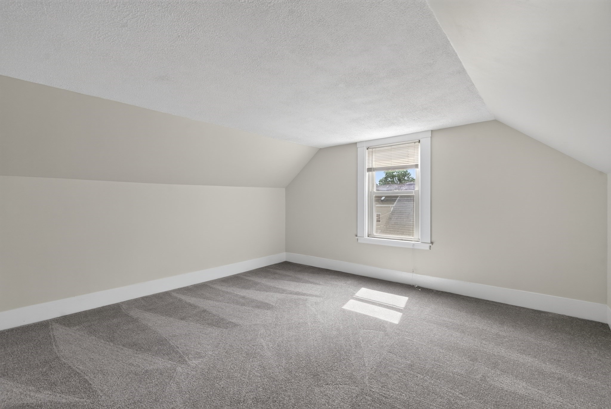 33 Pierpont St Property Photo 26