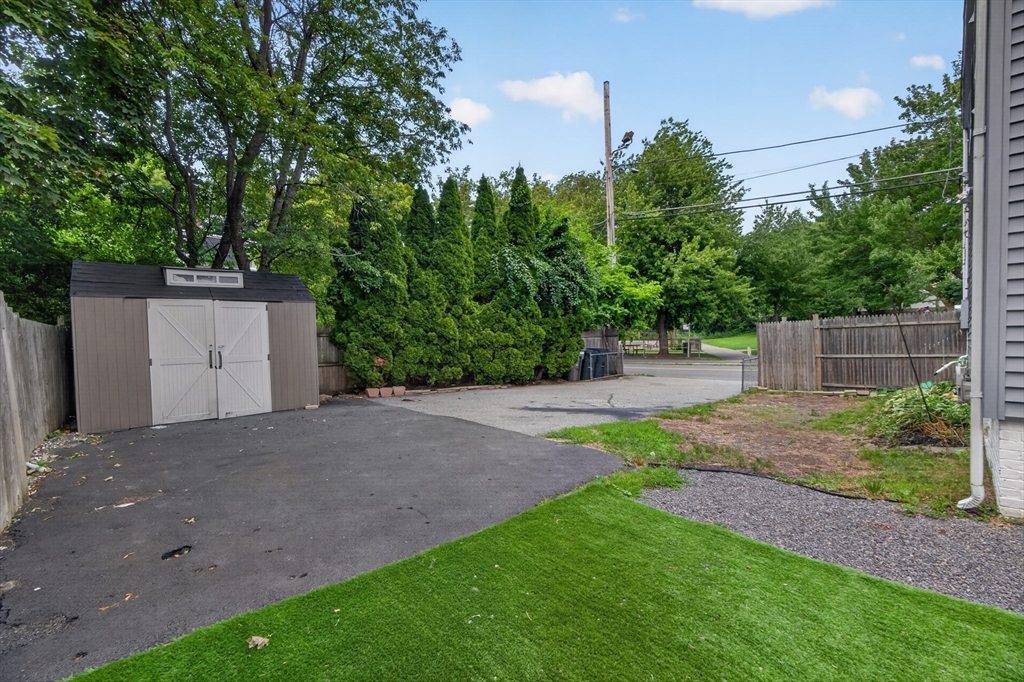 33 Pierpont St Property Photo 28