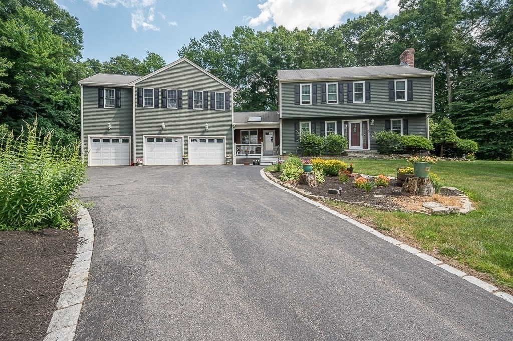 47 Houde St Property Photo 1